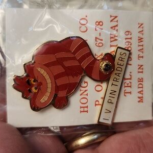 Vintage Lions Club Red Cheshire Cat Ename l.V. Pin Traders Souvenir Trading New